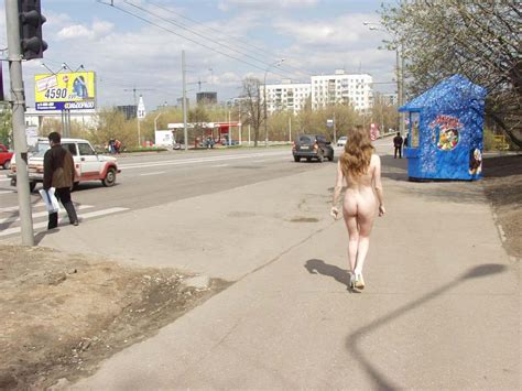 Naked Girl Buys Some Things In The Kiosk Russian Sexy Girls