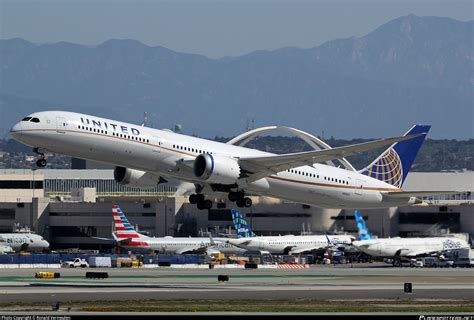 N United Airlines Boeing Dreamliner Photo By Ronald