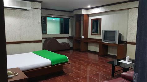 West Wing Mansion Reviews Contact Details