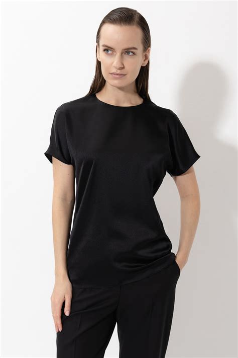 Женские блузки – купить в интернет-магазине с доставкой по Москве и России.