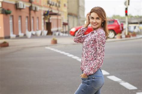 Cute Beautiful Slim Brunette Caucasian Woman In Casual Hipster O Stock Image Image Of Sunny