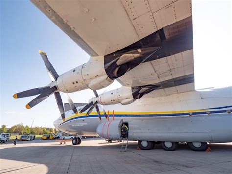 Flying The World's Biggest TurboProp Antonov An-22 - SamChui.com