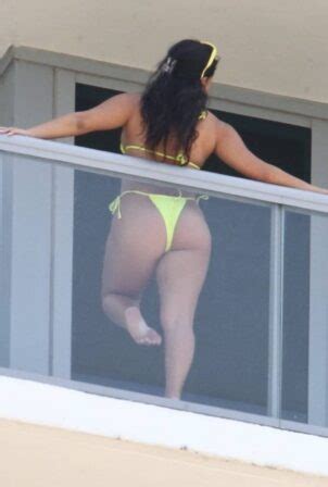 Aliana Mawla In A Yellow Bikini At Her Hotel Balcony In Miami 22