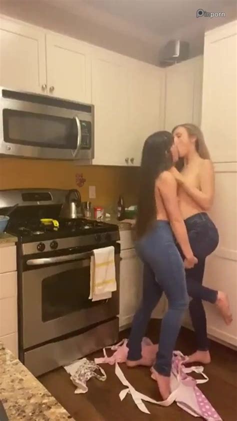 Girls Kissing Makeout Session In The Kitchen Porn Video Nemyda