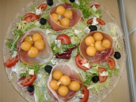 Salata Cu Jambon De Parma Si Pepene Galben Salate Reteteculinare Ro