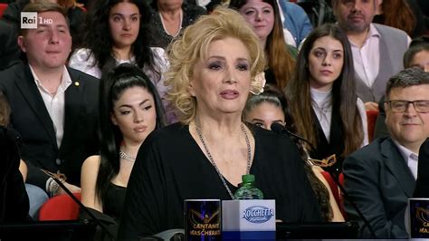 Iva Zanicchi Speciale Gesto A Il Cantante Mascherato Promessa Per Milly