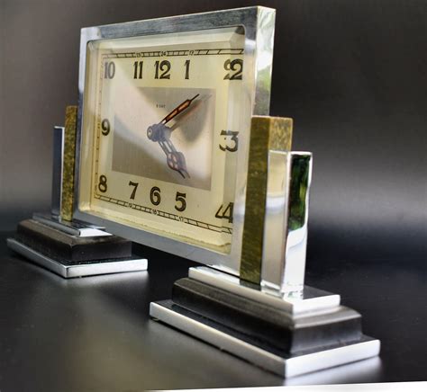 Art Deco 1930s 8 Day Mantle Clock Chrome And Bakelite At 1stdibs