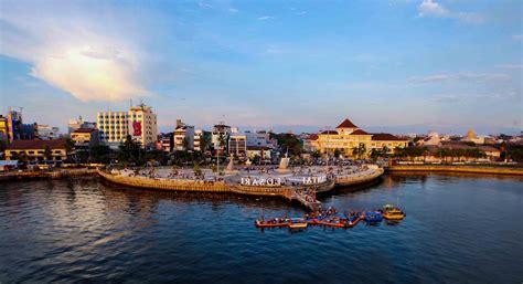 Pantai Losari salah satu Icon Kota Makassar, Sulawesi Selatan | Kota ...