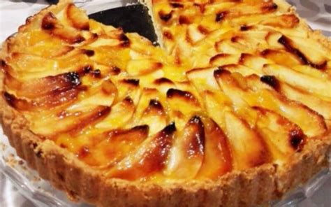 Tarte aux pommes et crème pâtissière Toutes Recettes