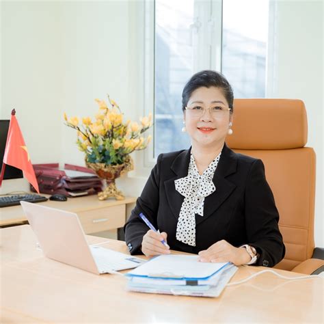 Chủ Tịch HĐqt Atc Group Tạ Thị Thu Hằng Người Sáng Lập Thương Hiệu