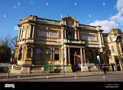 Wolverhampton museum and art gallery hi-res stock photography and ...