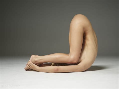 AMATEUR GIRL Darina L Body Beauty 13 14000px Porn Pic