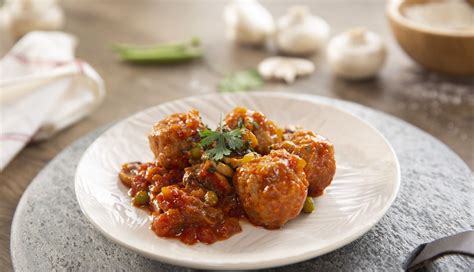 Albóndigas con tomate y verduras Nestlé Cocina