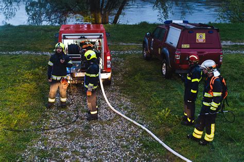 Foto Spremni Za Svaku Situaciju Vatrogasci Poslali Va Nu Poruku