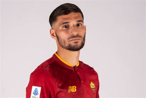 Aouar è un nuovo giocatore giocatore della Roma FOTO GALLERY