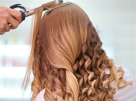 Cómo rizar el pelo con planchas fácilmente TODOCABELLO