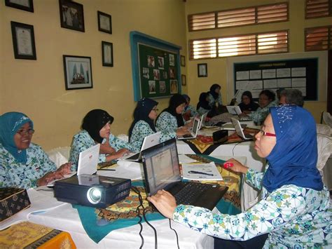 Smk Negeri 8 Surabaya Weblog Diklat Komputer Buat Guru Smkn 8 Surabaya