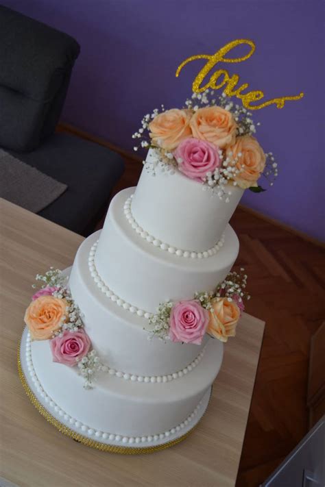 Wedding roses cake - Decorated Cake by Zaklina - CakesDecor