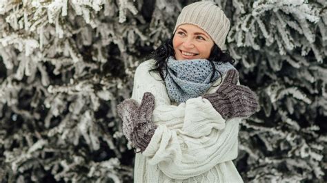 7 Ways To Make Yourself Feel Warm Naturally In This Winter Season