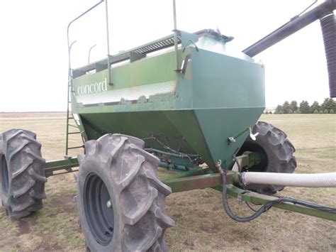 40ft Concord Air Seeder Jet Openers And As2000 Cart Fan Powered By