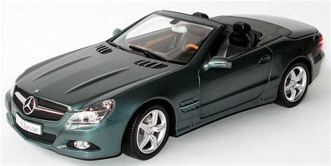 Mercedes Benz SL Klasse R230 Modell 2008 periklasgrün met