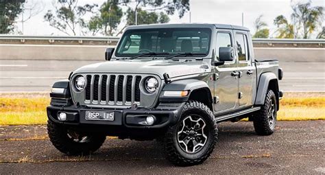 Exploring the All-New 2023 Jeep Gladiator | CarSwitch