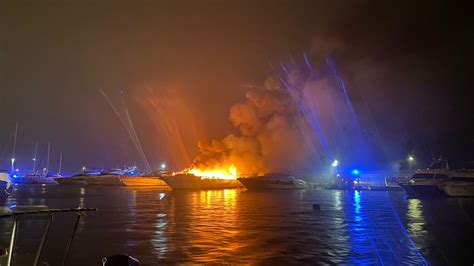 Saint Laurent du Var cinq bateaux détruits après un incendie dans le