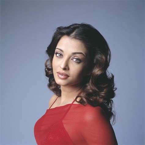 Aishwarya Rai Aishwarya Rai Hot Navel Show In Red Saree