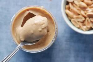 Can Cats Have Peanut Butter? Risks & Why