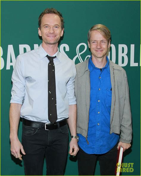 Neil Patrick Harris Knew He Was Gay When Burt Reynolds Kissed Him Photo 3218928 Neil Patrick