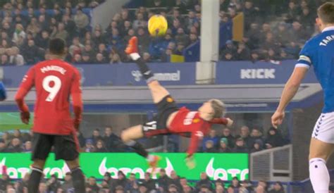 Garnacho Puts Man Utd Ahead With Superb Overhead Kick