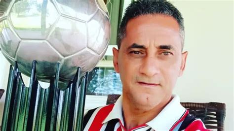 Morre Z Carlos Ex Jogador Do S O Paulo Aos Anos