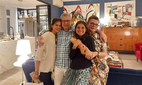 Júlia Pinheiro partilha nova foto do aniversário das filhas Ontem foi