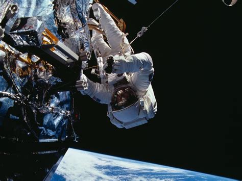 December 8 1993 Astronaut Story Musgrave On The Last Of 5 Evas