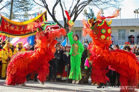 甘肃庆阳：社火表演闹新春 传统民俗年味浓 中国日报网