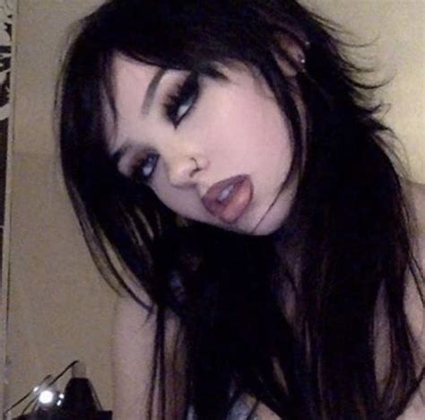 Pin by тσяι on Y2K 4•.💗 | Pretty makeup, Alternative makeup, Edgy makeup