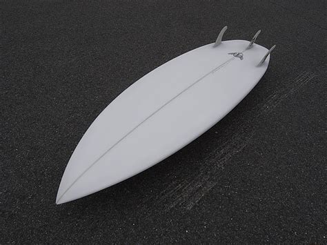 金曜日 お客様の超軽量オンフィンNEW BENDER サーフボードクオリティーハードコア Quality Hardcore Distributions