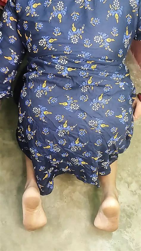 Indian Sexy Housewife Showing Her Asshole And Cucumber Fuck XHamster