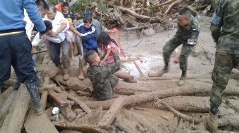 Más De Un Centenar De Muertos Por Las Inundaciones Y Avalanchas En