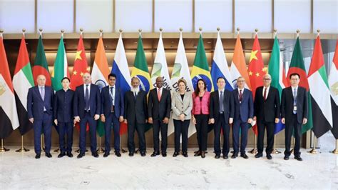 41 países prontos para aceitar a moeda do BRICS um mês antes da cúpula