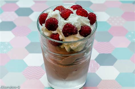 Recette de Coupe de glace à la framboise et à la chantilly