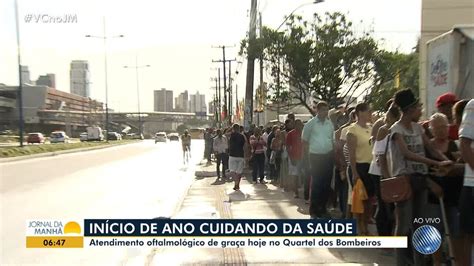 Pacientes Dormem Em Fila Para Conseguir Atendimento Cl Nico Durante