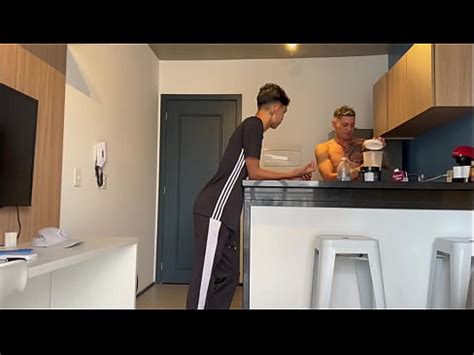 Me follé el culo del flaco del gimnasio sin condón XVIDEOS