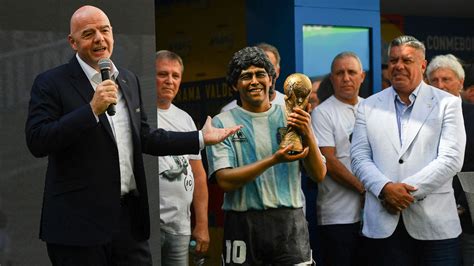 A Dos A Os De La Muerte De Maradona La Fifa Y La Conmebol Le Brindaron