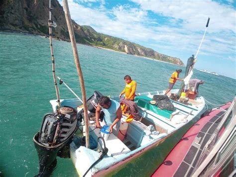 Rescata MARINA a pescadores perdidos en Islas Marías