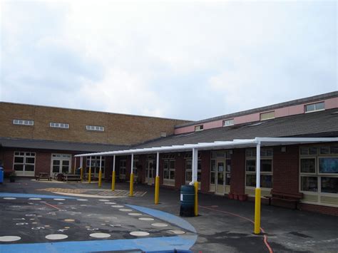Hanwell Fields Community School Banbury Wall Mounted Canopy Able