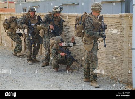 1st Marine Divisioninfantry Hi Res Stock Photography And Images Alamy