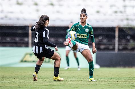 Palmeiras sofre revés para Botafogo pelo Campeonato Brasileiro Feminino