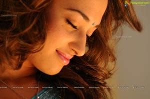 170 Exclusive HD Photos Tamanna Hot In Saree Images Page 3