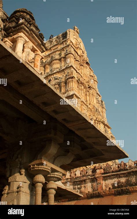 Carved stone columns Hampi heritage site, India, Kanatika, Asia Stock ...